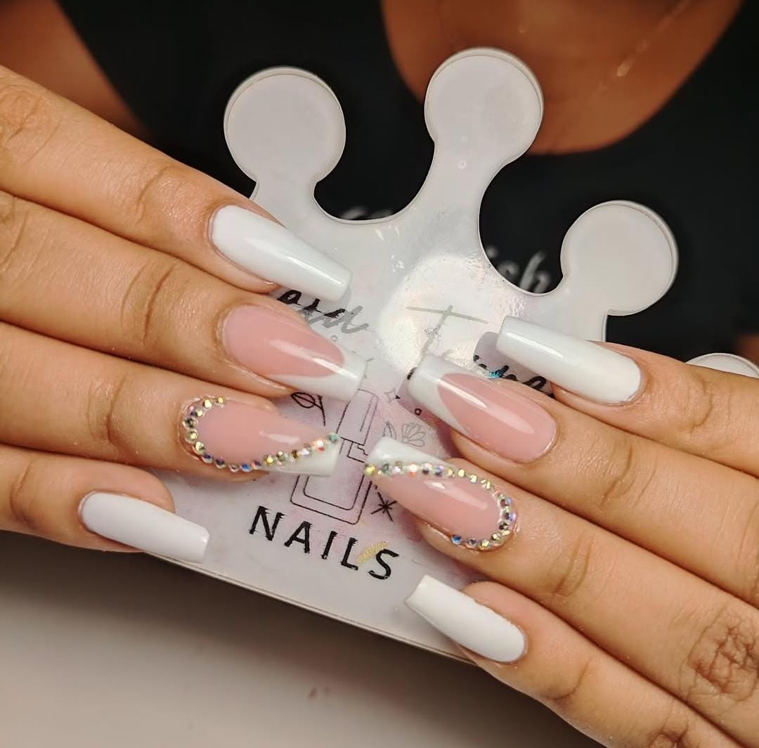 Diseño de uñas francesas en Girardot - Aleja Torres Nails